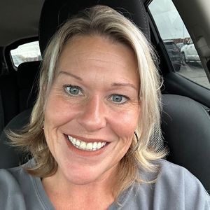 Meet your Posher, Dena